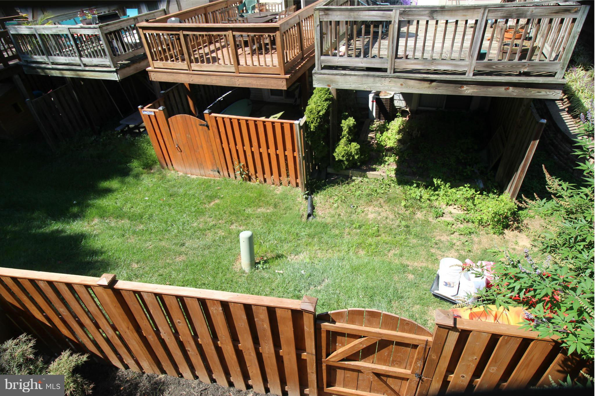 11186 Silentwood Lane Reston, VA 20191 - Photo 30 of 30 Exterior (Rear)