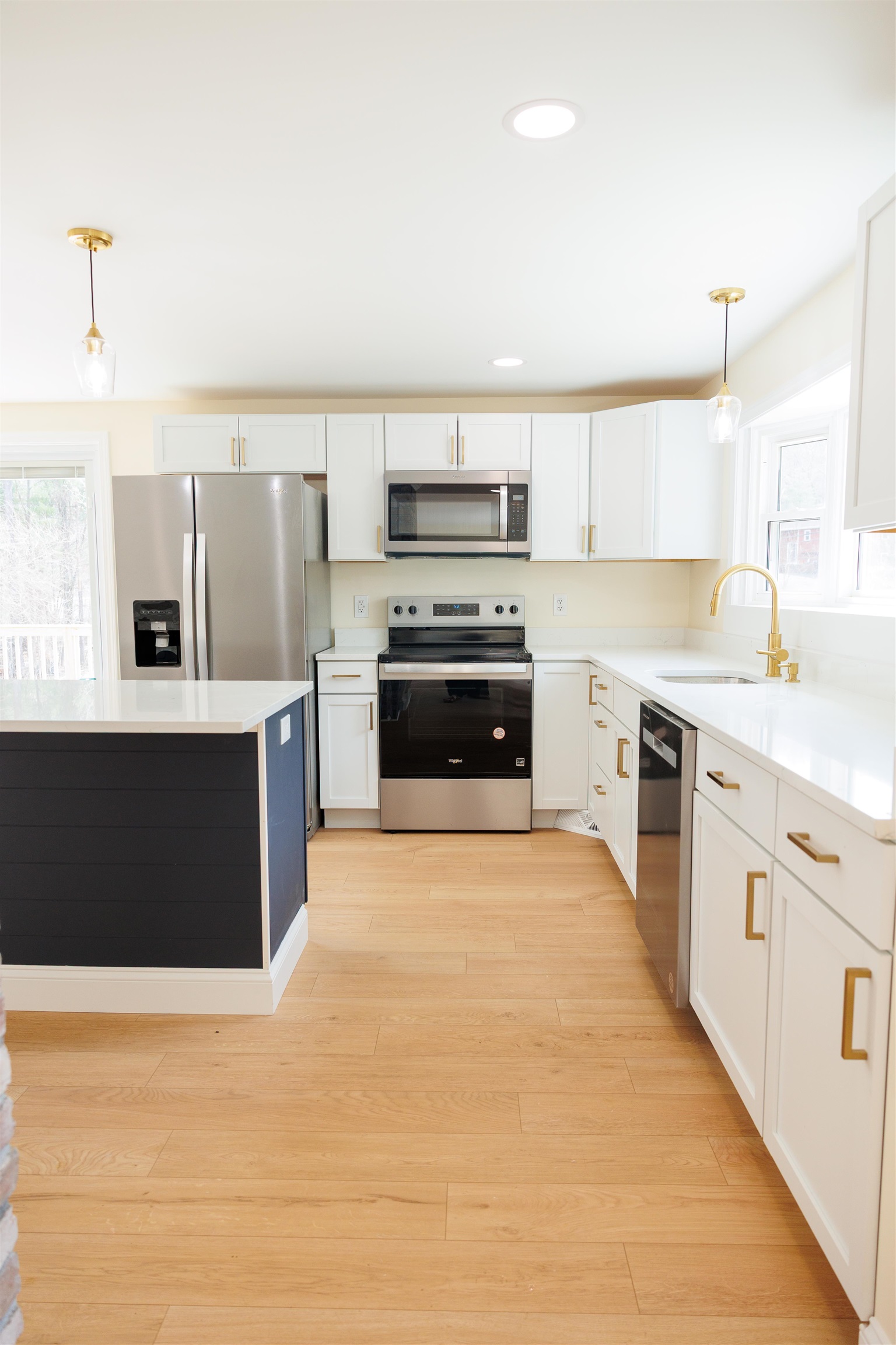 1206 Smyth Road Hooksett, NH 03106 - Photo 4 of 29