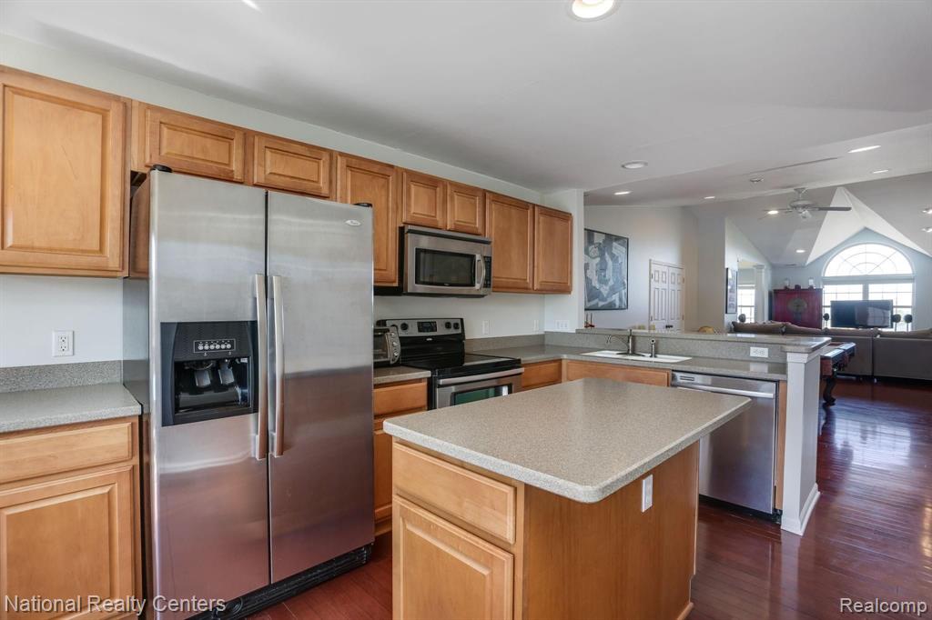 1444 Devon Lane Troy, MI 48084 - Photo 10 of 25