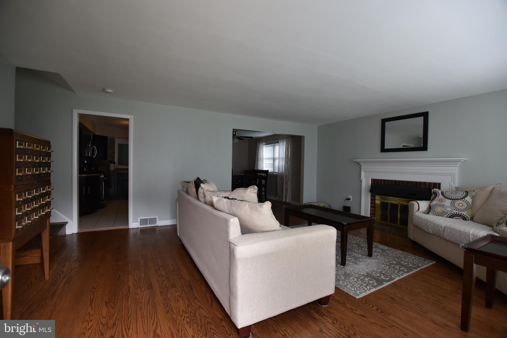 741 Rhoads Drive Springfield, PA 19064 - Photo 5 of 58 Living Room