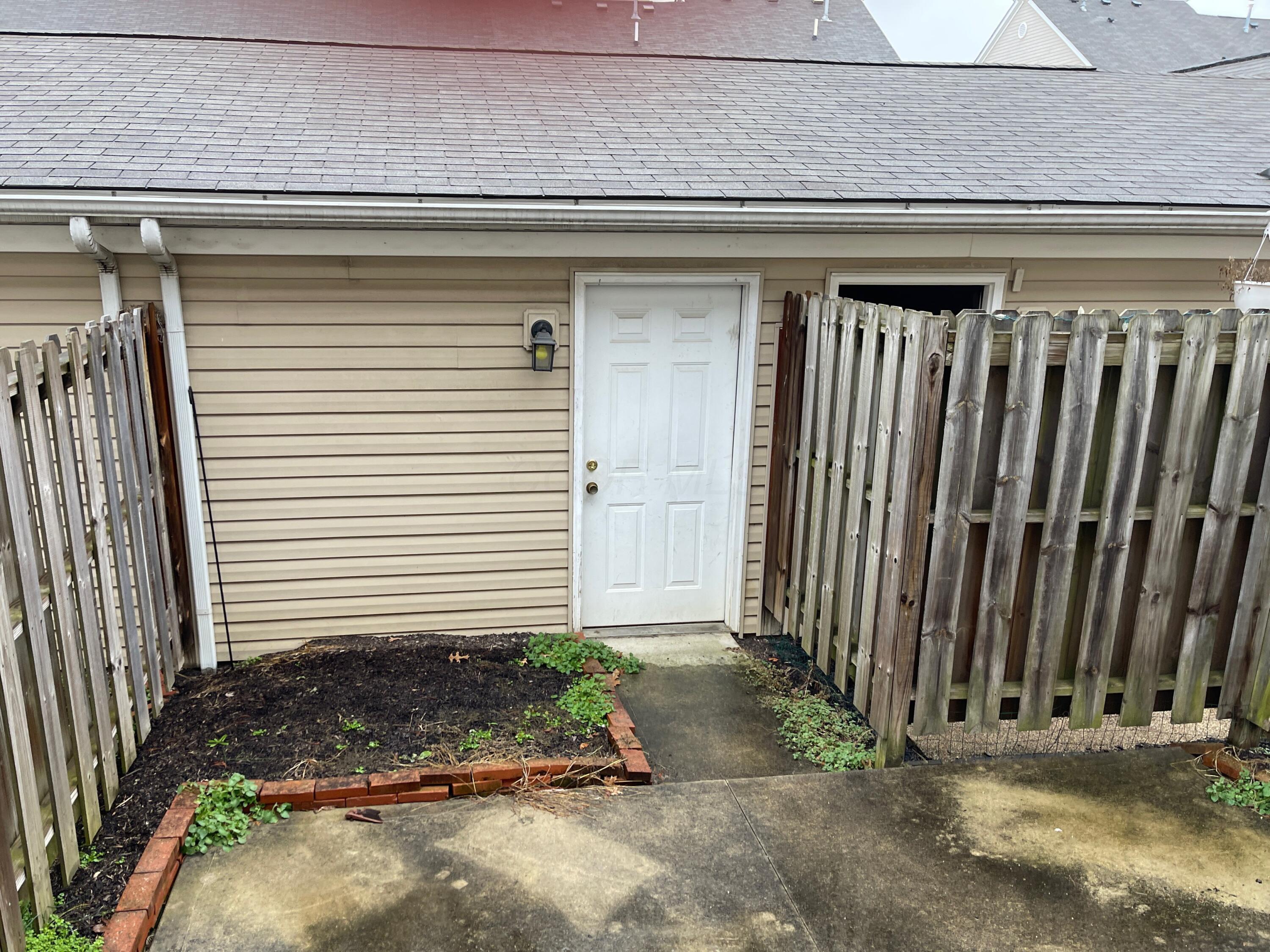 8322 Bruntsfield Road Columbus, OH 43235 - Photo 4 of 14 IMG_1666_inPixio