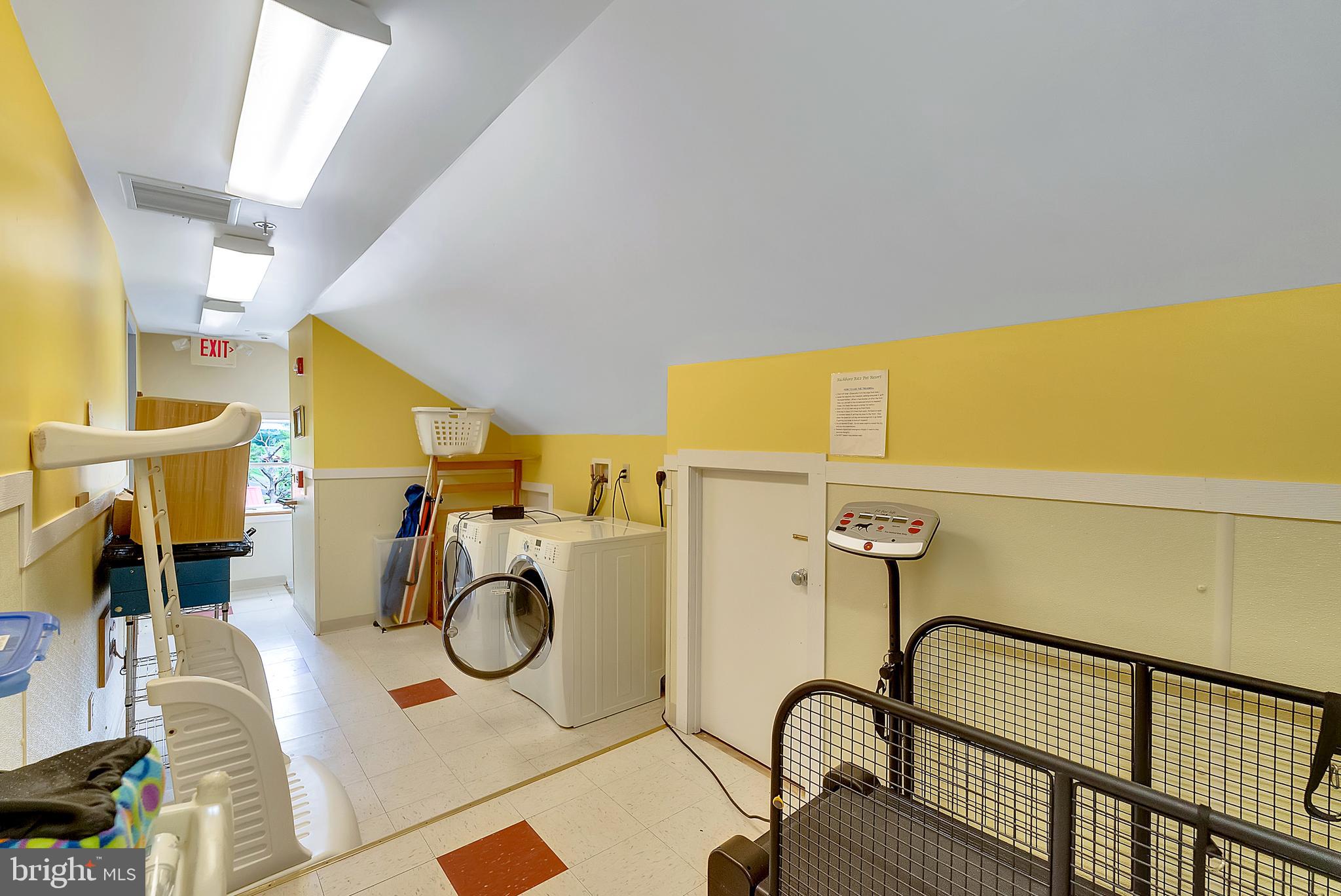 636 Almshouse Road Ivyland, PA 18974 - Photo 64 of 90 a bathroom with a sink mirror and toilet