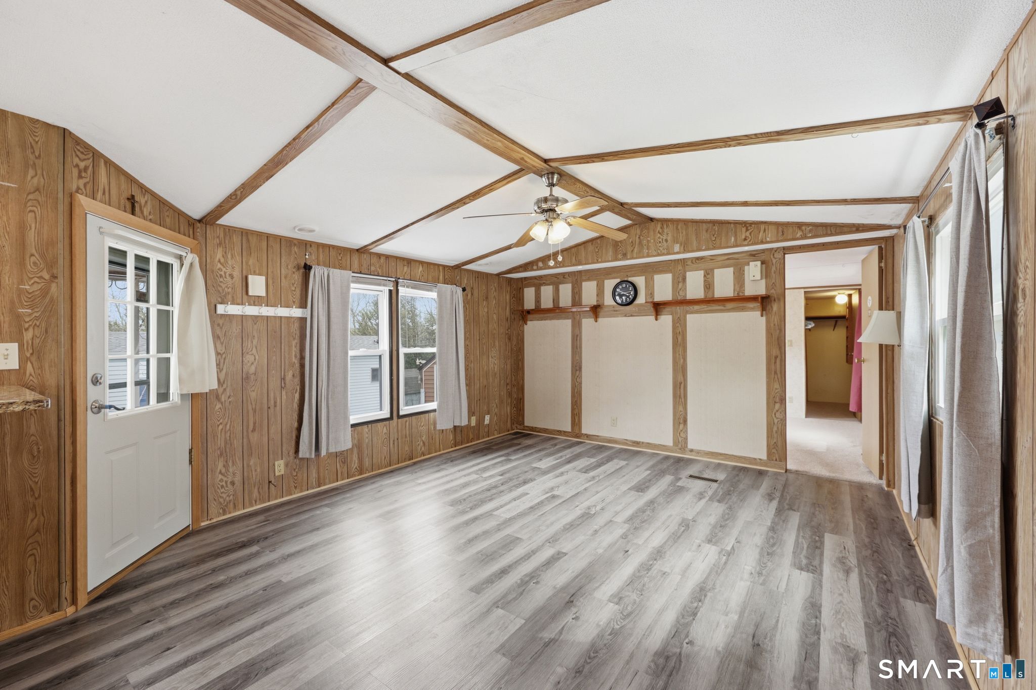 325 Kelly Road Vernon, CT 06066 - Photo 10 of 37