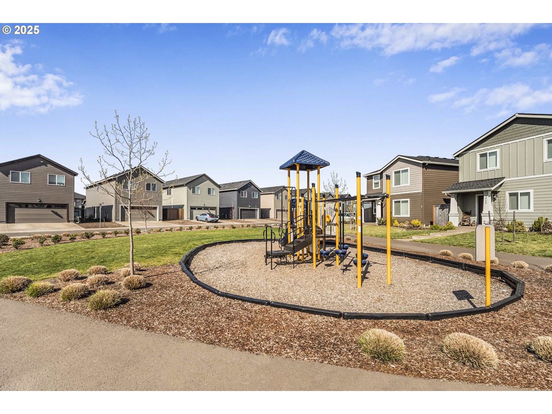 736 Merriott Lane Woodburn, OR 97071 - Photo 33 of 35 a view of a house with entertaining space