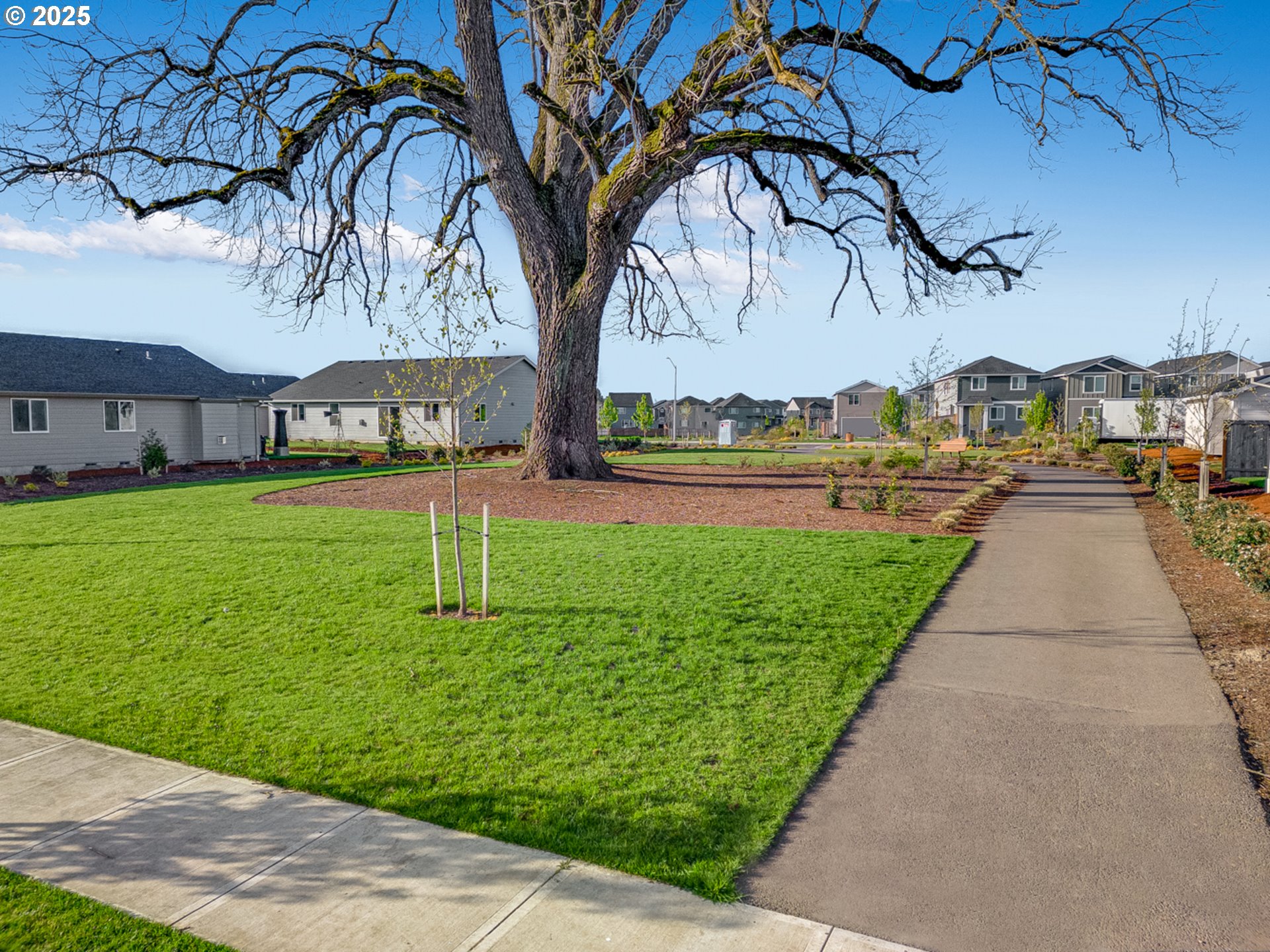 736 Merriott Lane Woodburn, OR 97071 - Photo 34 of 35