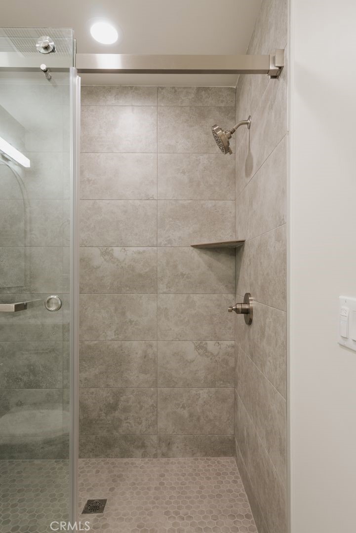 1806 South 8th Street, Unit B Alhambra, CA 91803 - Photo 33 of 44 a bathroom with a shower