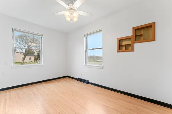 $379,999 | 84 South Weston Avenue, Elgin, IL 60123