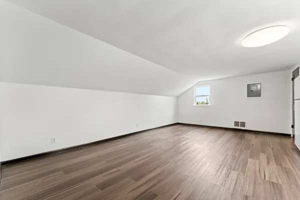 $379,999 | 84 South Weston Avenue, Elgin, IL 60123
