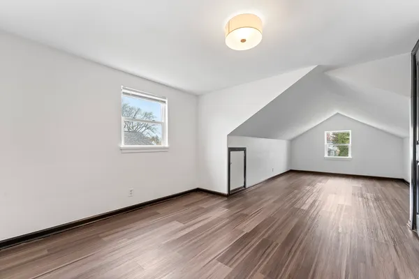 $379,999 | 84 South Weston Avenue, Elgin, IL 60123