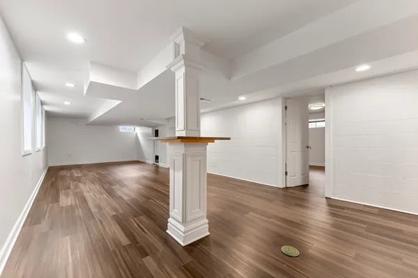 $379,999 | 84 South Weston Avenue, Elgin, IL 60123