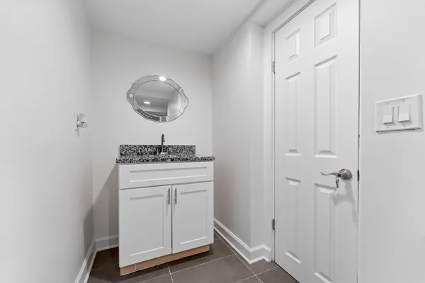 $379,999 | 84 South Weston Avenue, Elgin, IL 60123