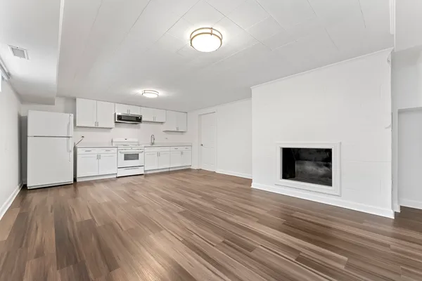 $379,999 | 84 South Weston Avenue, Elgin, IL 60123
