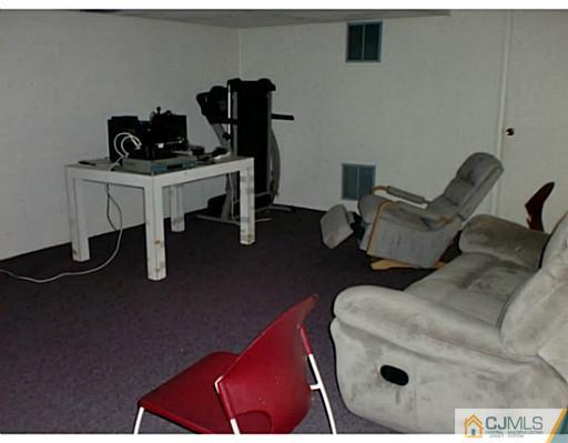 5 Sandra Road East Brunswick, NJ 08816 - Photo 22 of 25 Gallery Image 22