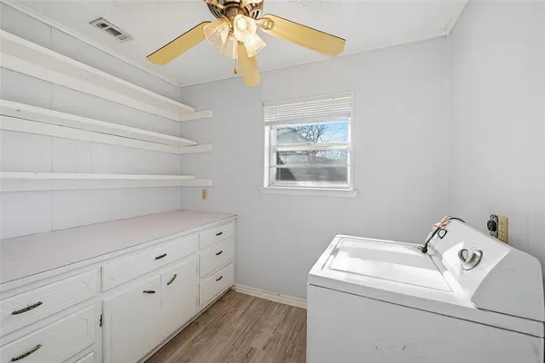 $1,400 | 406 North College Street, Howe, TX 75459