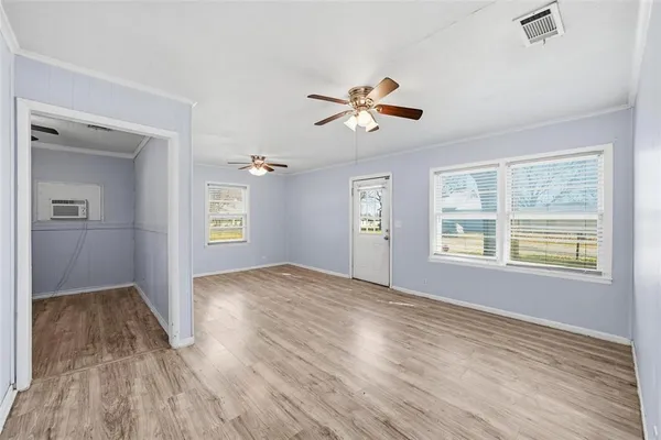 $1,400 | 406 North College Street, Howe, TX 75459