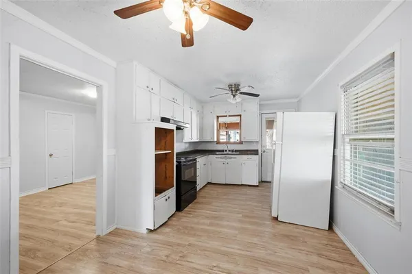 $1,400 | 406 North College Street, Howe, TX 75459