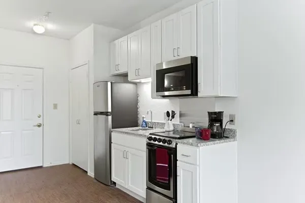 $999 | 3305 Dilido Road, Unit 318, Dallas, TX 75228