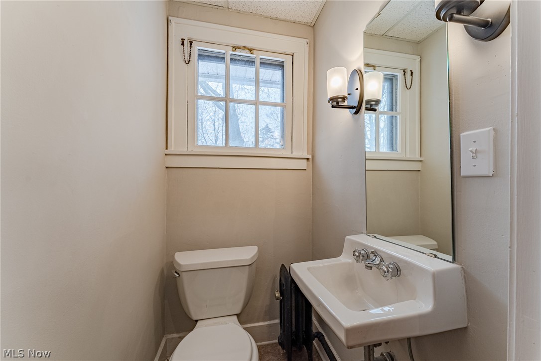 2482 Queenston Road Cleveland, OH 44118 - Photo 16 of 35 Gallery Image 16
