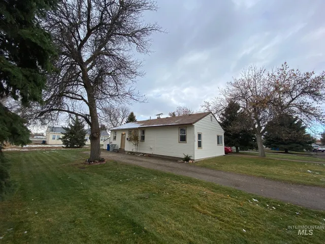 $670,000 | 910 East 9th N Street, Mountain Home, ID 83647