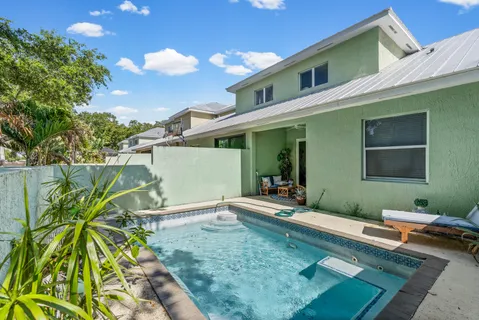 $325,000 | 1875 Bridgepointe Circle, Unit 31, Vero Beach, FL 32967