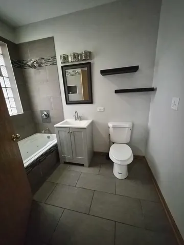 $270,000 | 4828 South Indiana Avenue, Unit 201, Chicago, IL 60615