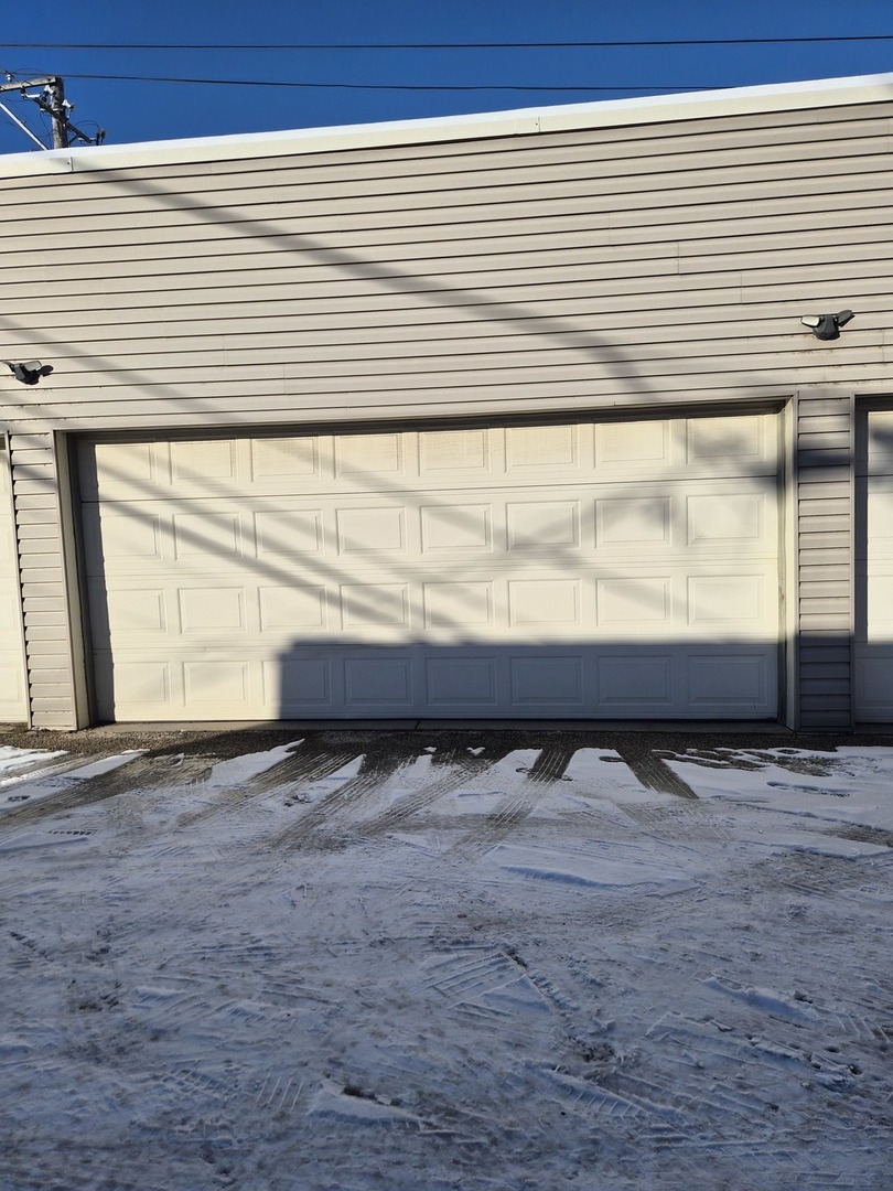 4828 South Indiana Avenue, Unit 201 Chicago, IL 60615 - Photo 17 of 17 a view of front door
