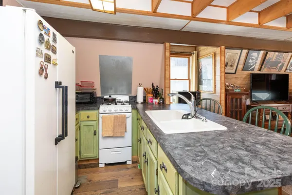 $480,000 | 1010 Melton Branch Road, Bakersville, NC 28705