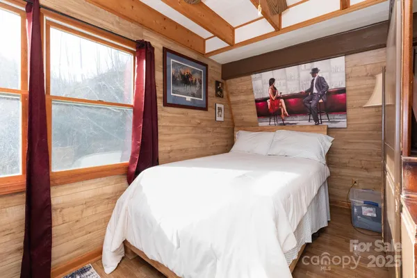 $480,000 | 1010 Melton Branch Road, Bakersville, NC 28705