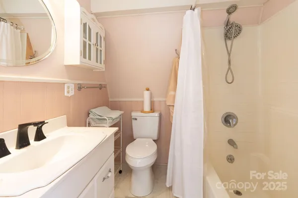 $480,000 | 1010 Melton Branch Road, Bakersville, NC 28705