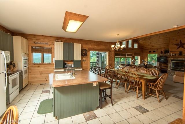 1590 Buck Mountain Road Purlear, NC 28665 - Photo 15 of 37