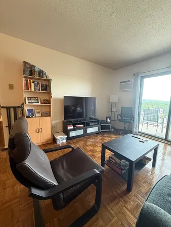 $3,200 | 2353 Massachusetts Avenue, Unit 81, Cambridge, MA 02140