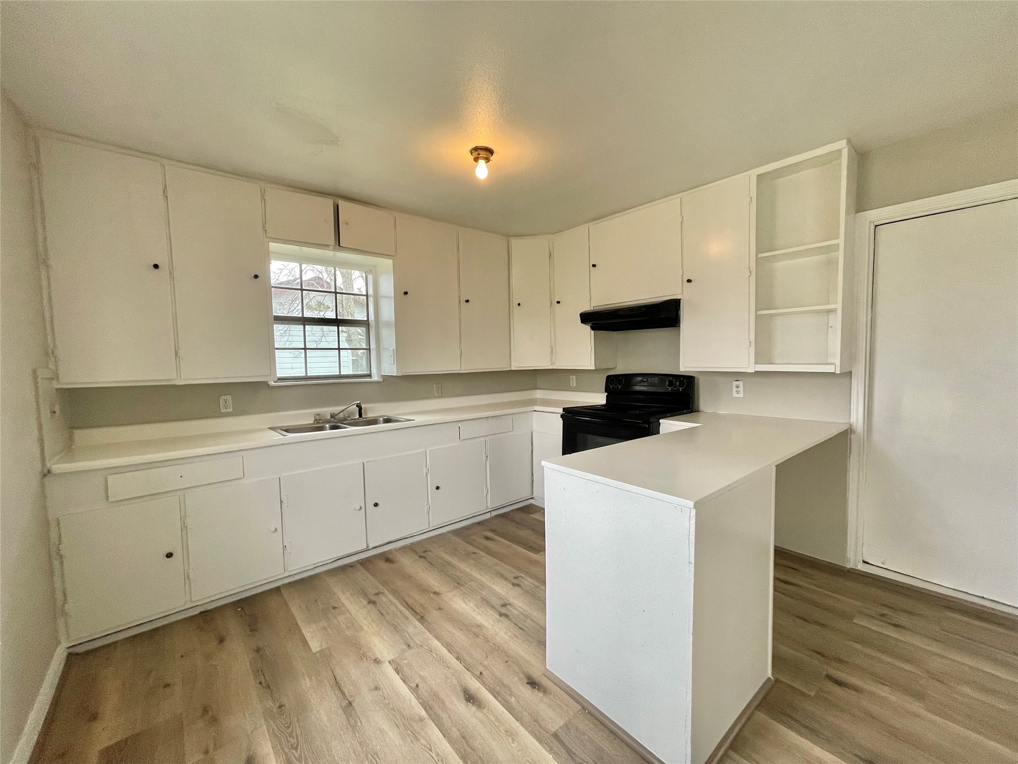 327 West 7th Street Freeport, TX 77541 - Photo 4 of 14