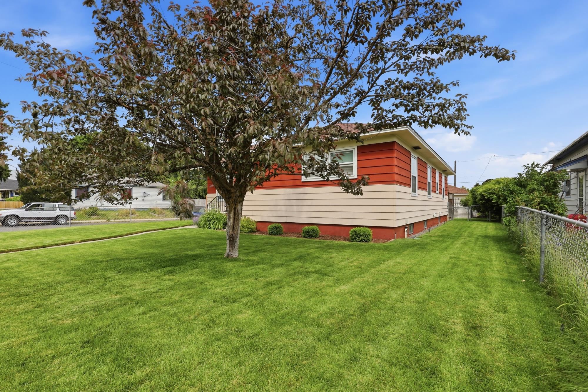 4828 North Washington Street Spokane, WA 99205 - Photo 3 of 50