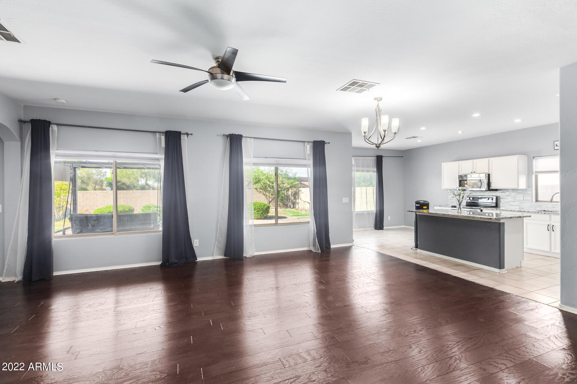 2614 West Darrel Road Phoenix, AZ 85041 - Photo 5 of 37 05 - Darrel