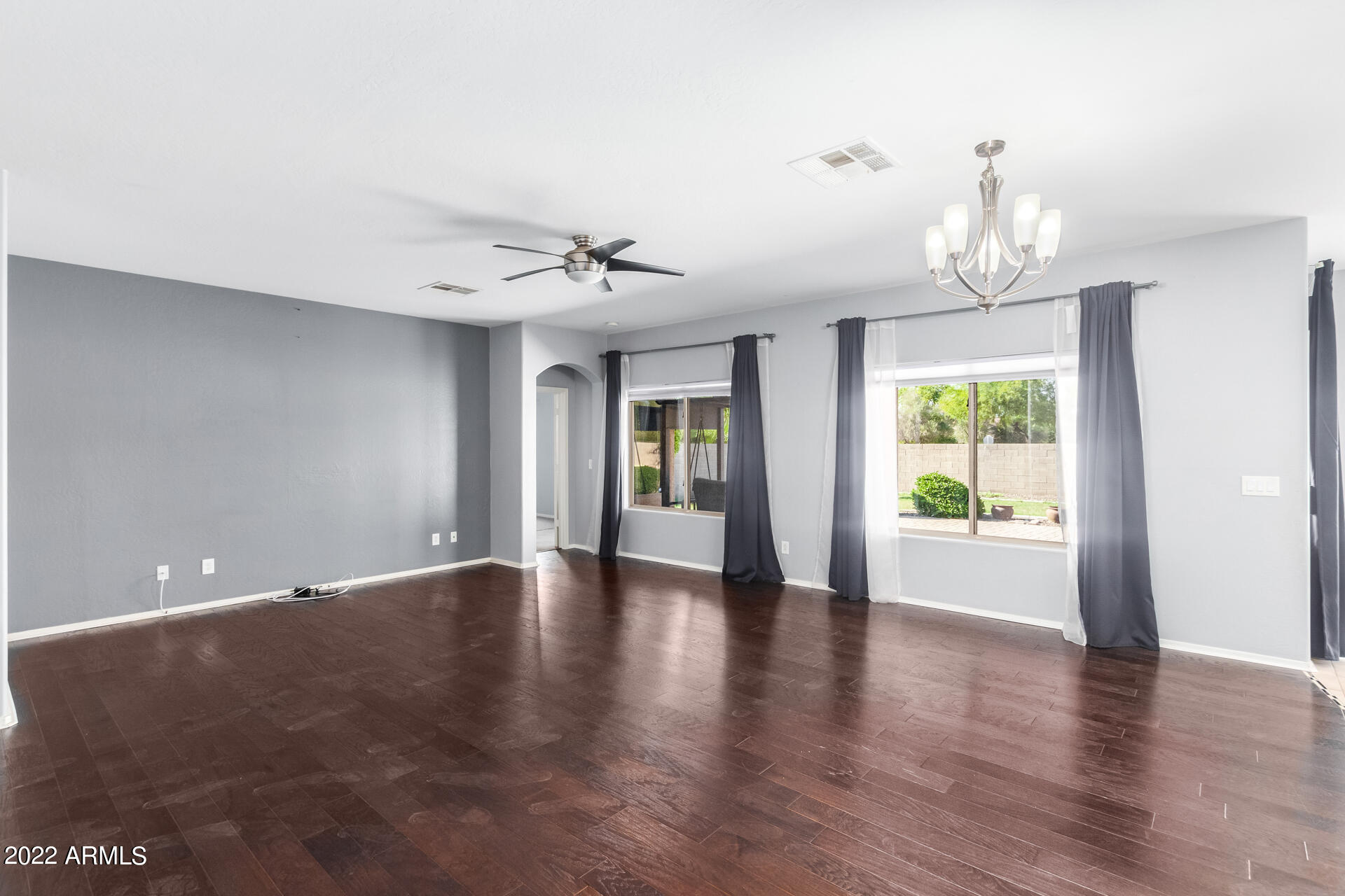 2614 West Darrel Road Phoenix, AZ 85041 - Photo 6 of 37 06 - Darrel
