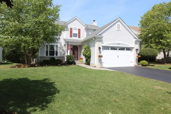 $359,900 | 644 Needlegrass Parkway, Antioch, IL 60002
