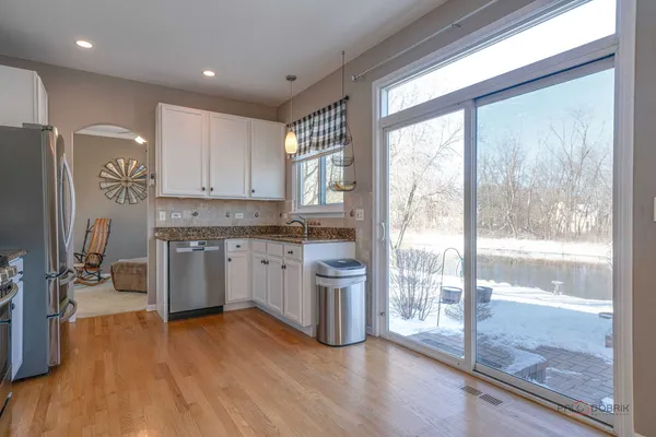 $359,900 | 644 Needlegrass Parkway, Antioch, IL 60002
