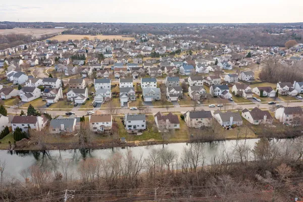 $359,900 | 644 Needlegrass Parkway, Antioch, IL 60002