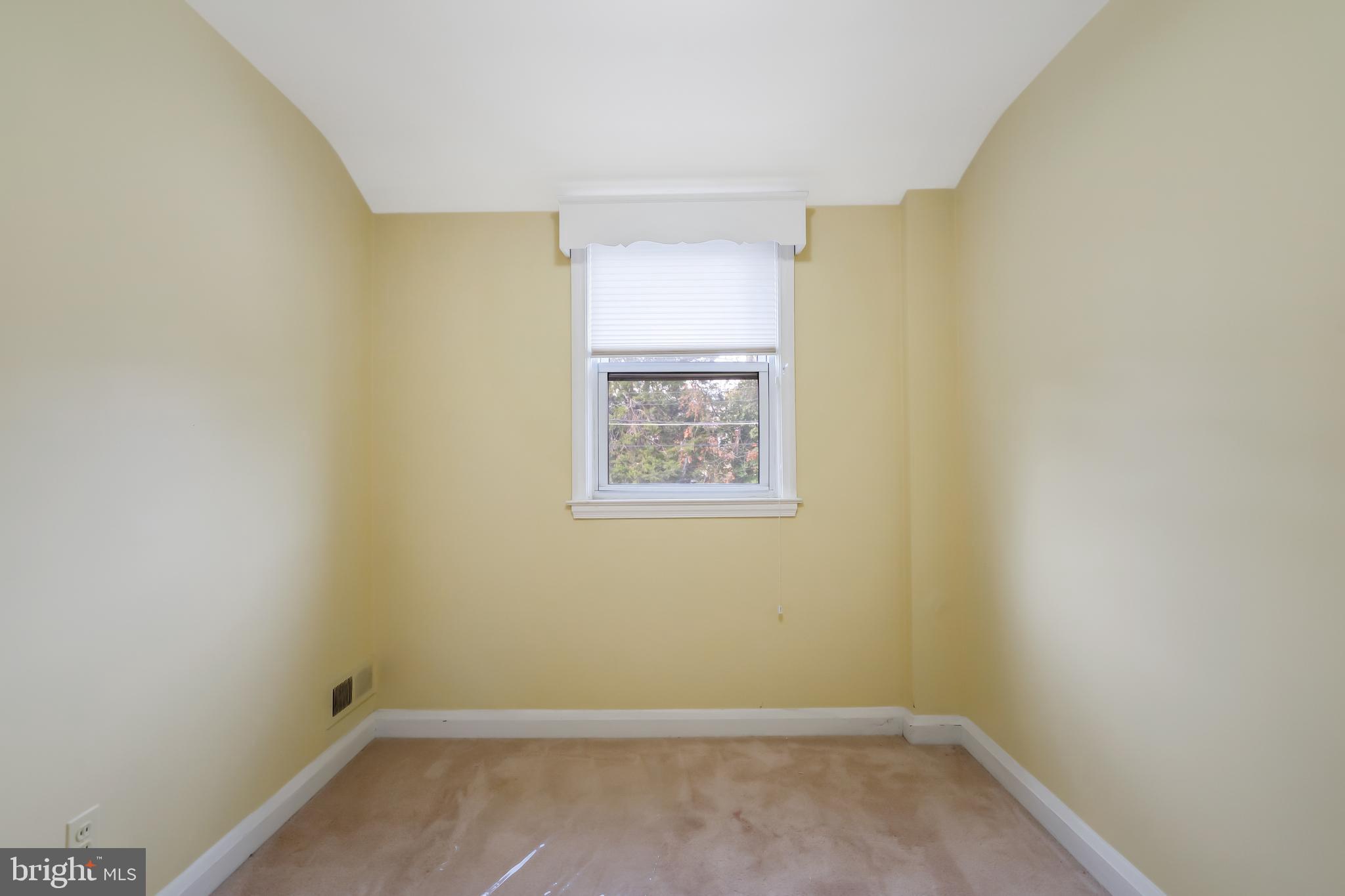 8316 Wyton Road Baltimore, MD 21286 - Photo 23 of 36 Relaxing Bedroom