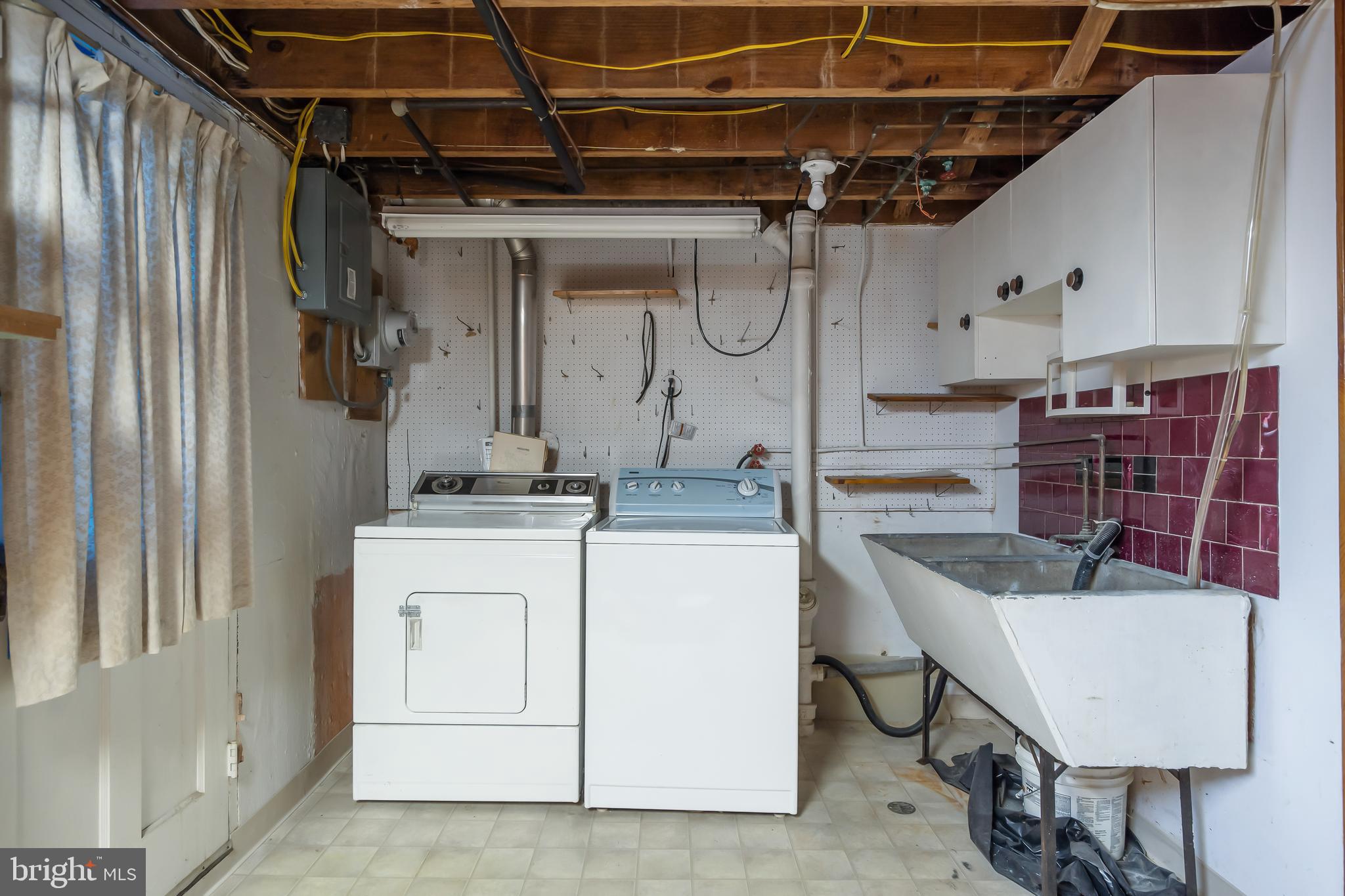 8316 Wyton Road Baltimore, MD 21286 - Photo 33 of 36 Laundry area