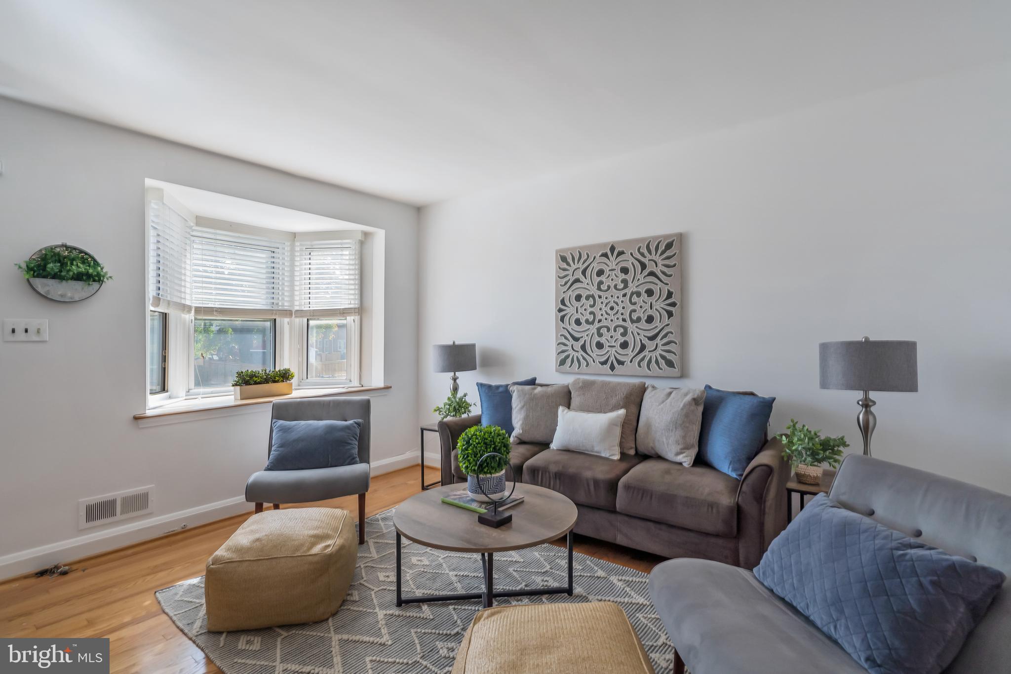 8316 Wyton Road Baltimore, MD 21286 - Photo 5 of 36 Sit Back and Relax