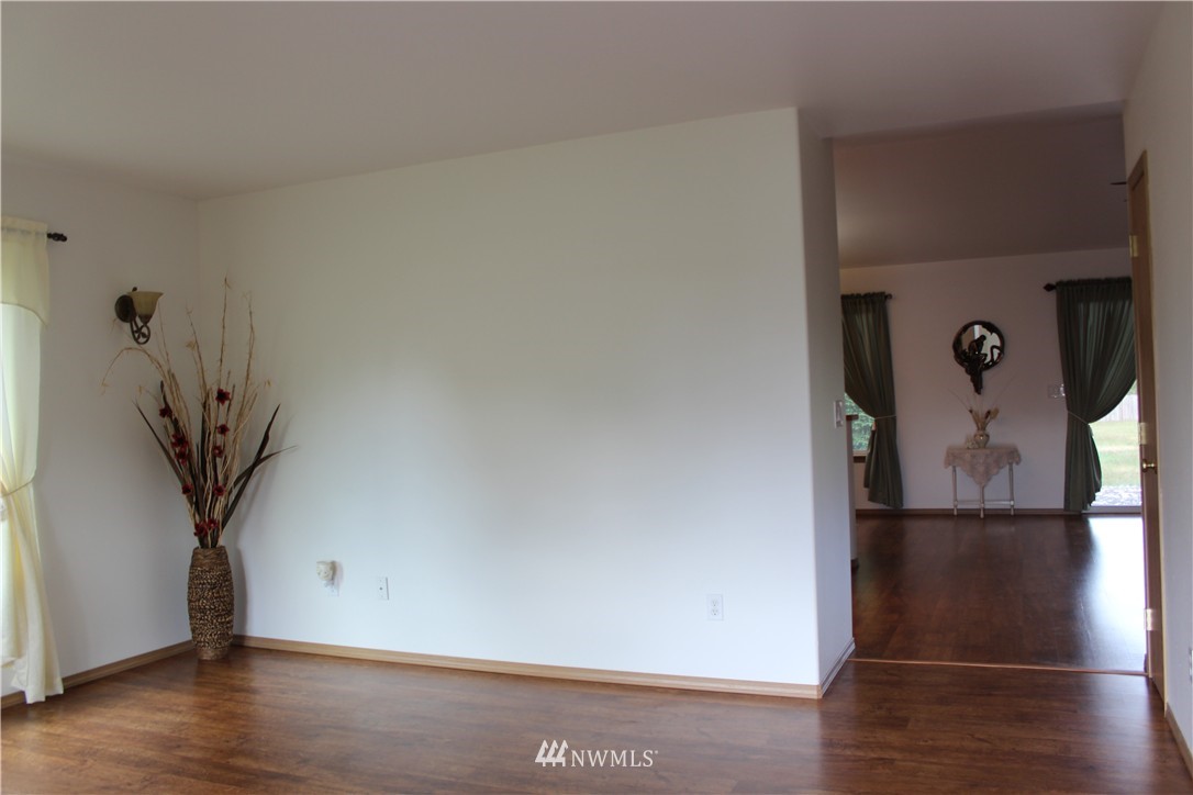 17320 Privet Court Southwest Rochester, WA 98579 - Photo 4 of 7