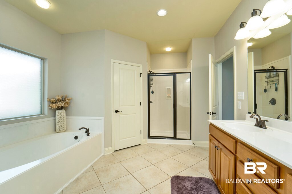 9706 Tanager Lane Spanish Fort, AL 36527 - Photo 18 of 32 Master Bath