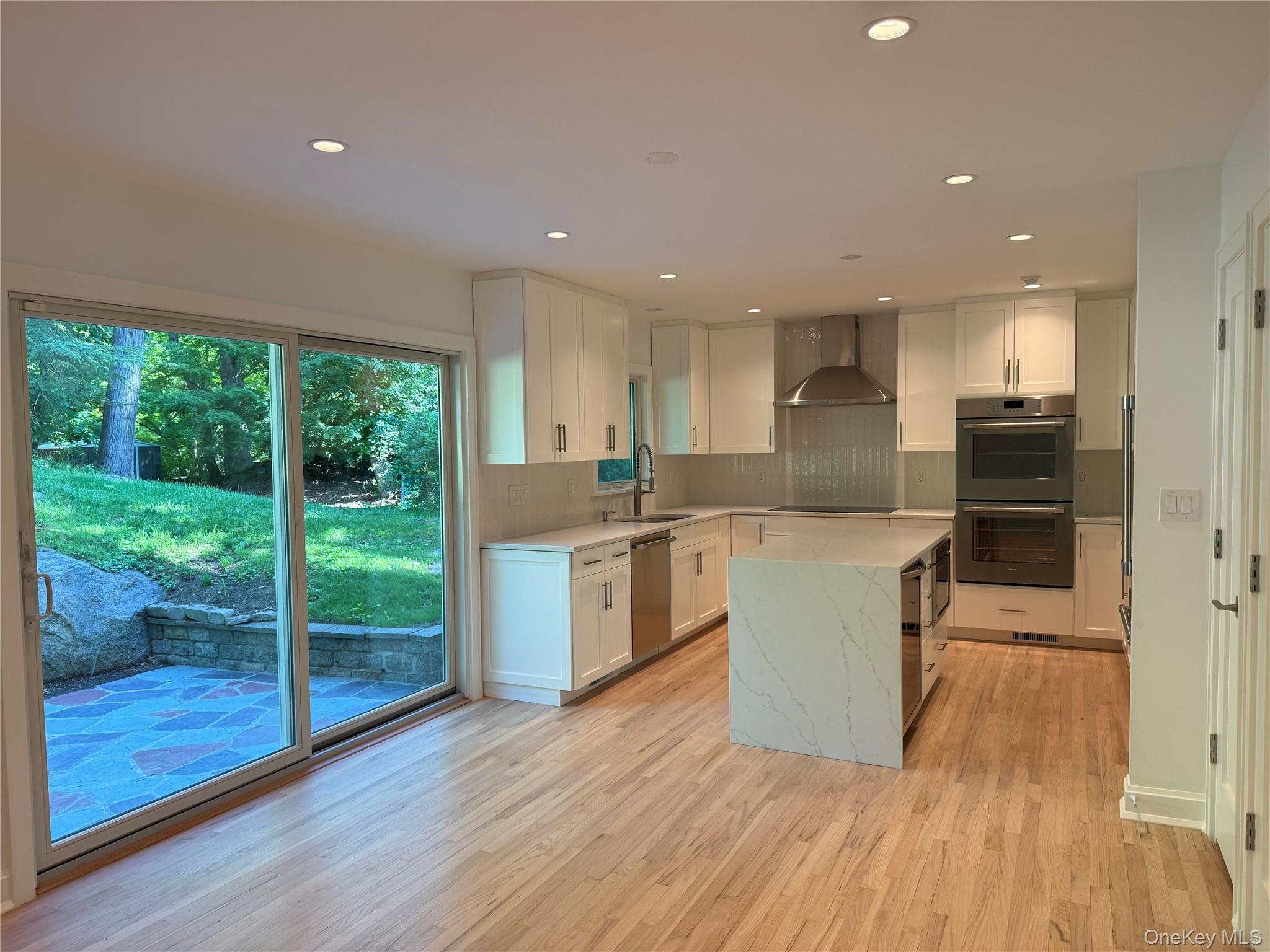 24 Country Road Mamaroneck, NY 10543 - Photo 4 of 37