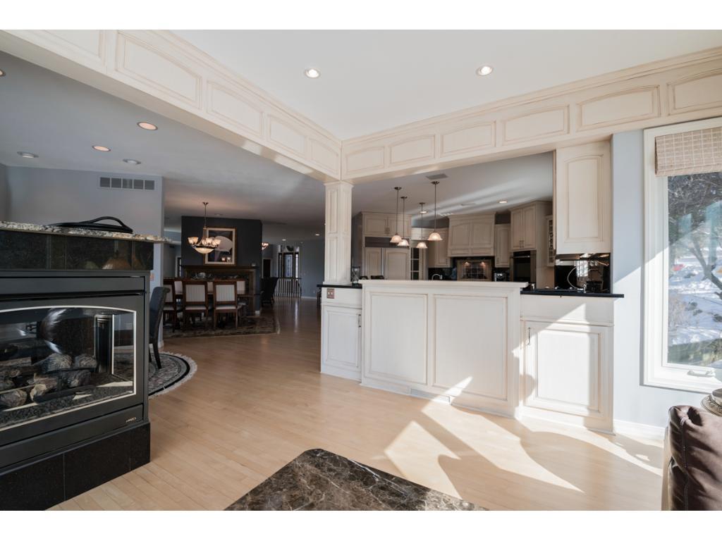 10563 Bluff Road Eden Prairie, MN 55347 - Photo 15 of 42 Gallery Image 15
