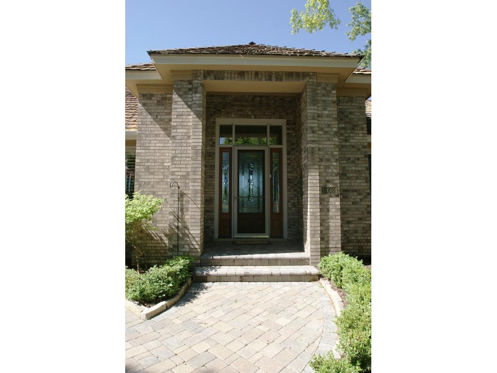 10563 Bluff Road Eden Prairie, MN 55347 - Photo 3 of 42 Gallery Image 3