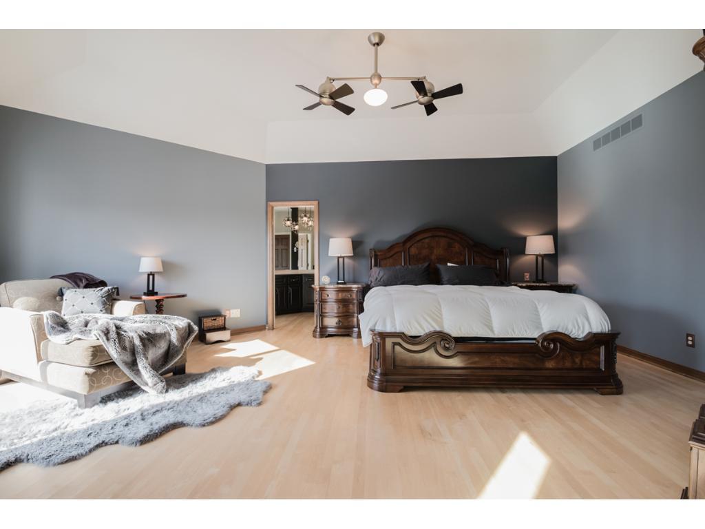 10563 Bluff Road Eden Prairie, MN 55347 - Photo 22 of 42 Gallery Image 22