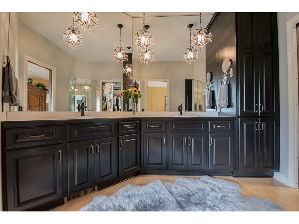 10563 Bluff Road Eden Prairie, MN 55347 - Photo 24 of 42 Gallery Image 24