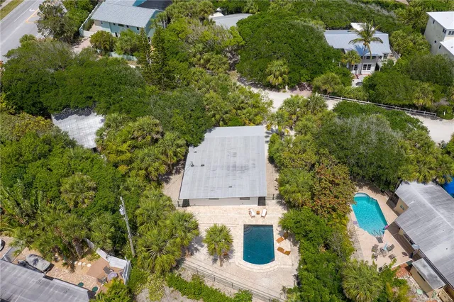 $850,000 | 1861 East Barefoot Place, Vero Beach, FL 32963