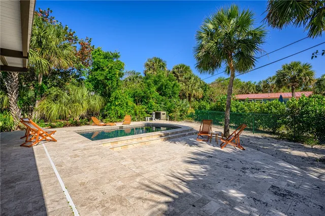 $850,000 | 1861 East Barefoot Place, Vero Beach, FL 32963